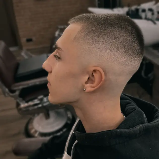 Buzz cut skin fade - Gentlemen Barber Shop Rzeszów Św. Kingi