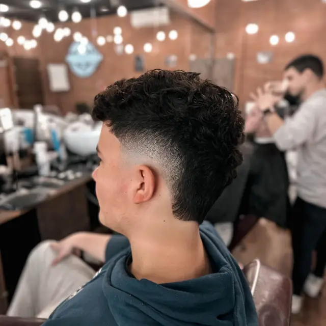 Curly taper fade - Gentlemen Barber Shop Rzeszów Św. Kingi