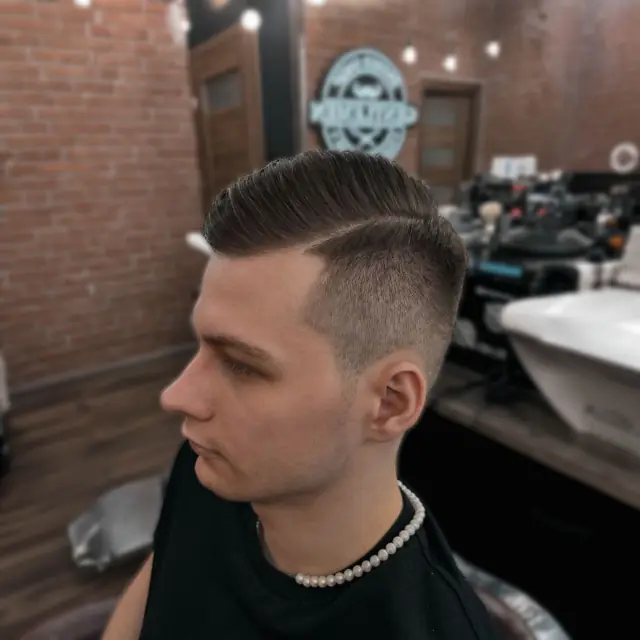 Elegancki side part - Gentlemen Barber Shop Rzeszów Św. Kingi
