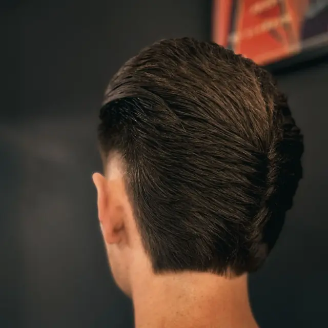 Klasyczny tyl fryzury - Gentlemen Barber Shop Rzeszów Św. Kingi