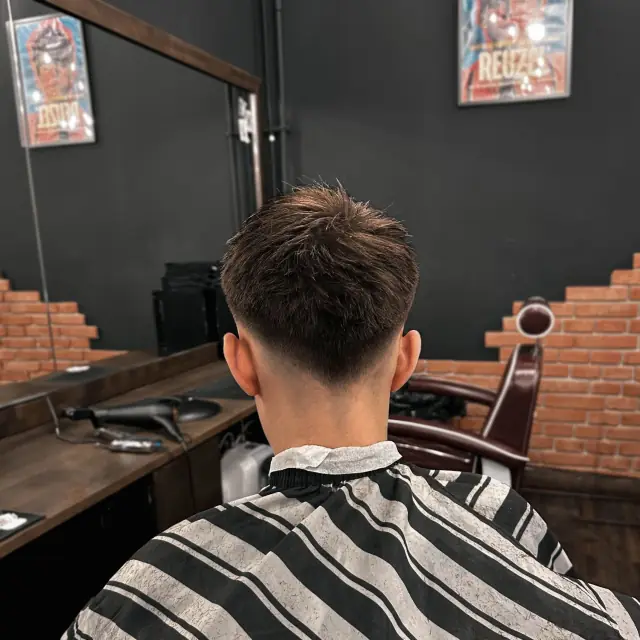 Naturalny tyl po strzyzeniu - Gentlemen Barber Shop Rzeszów Św. Kingi