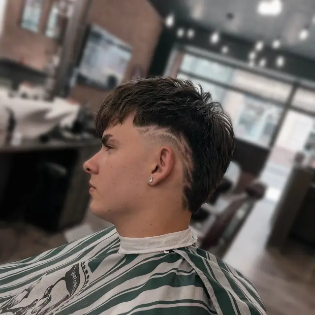 Teksturowany crop fade - Gentlemen Barber Shop Rzeszów Św. Kingi
