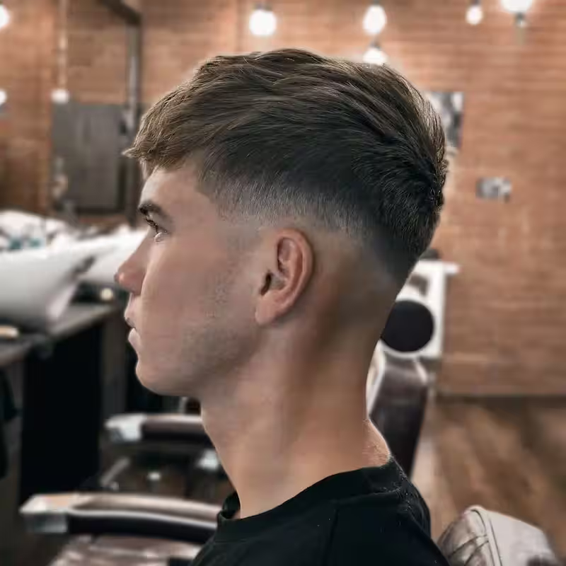 Klasyczne cięcie w Gentlemen Barber Shop Rzeszów Św. Kingi